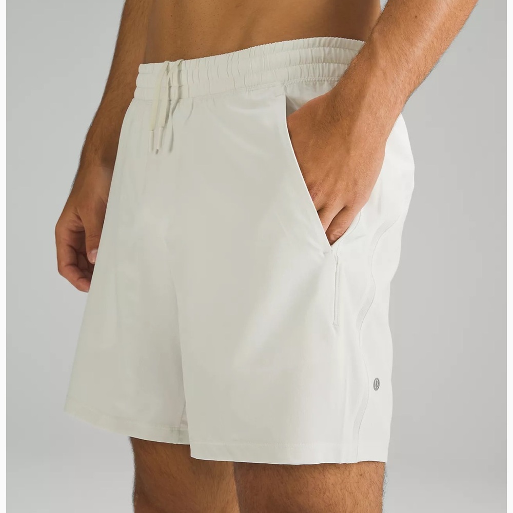 Lululemon Pacebreaker 9” lined shorts
